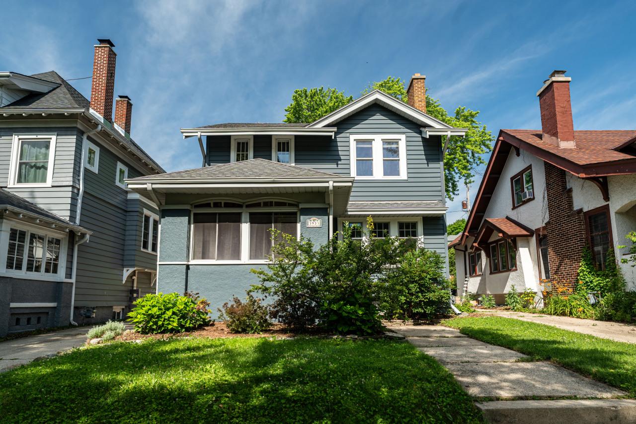 3933 N Prospect Ave, Shorewood, WI 53211