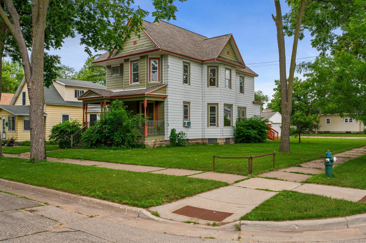 1902-1904 Kane St, La Crosse, WI 54603