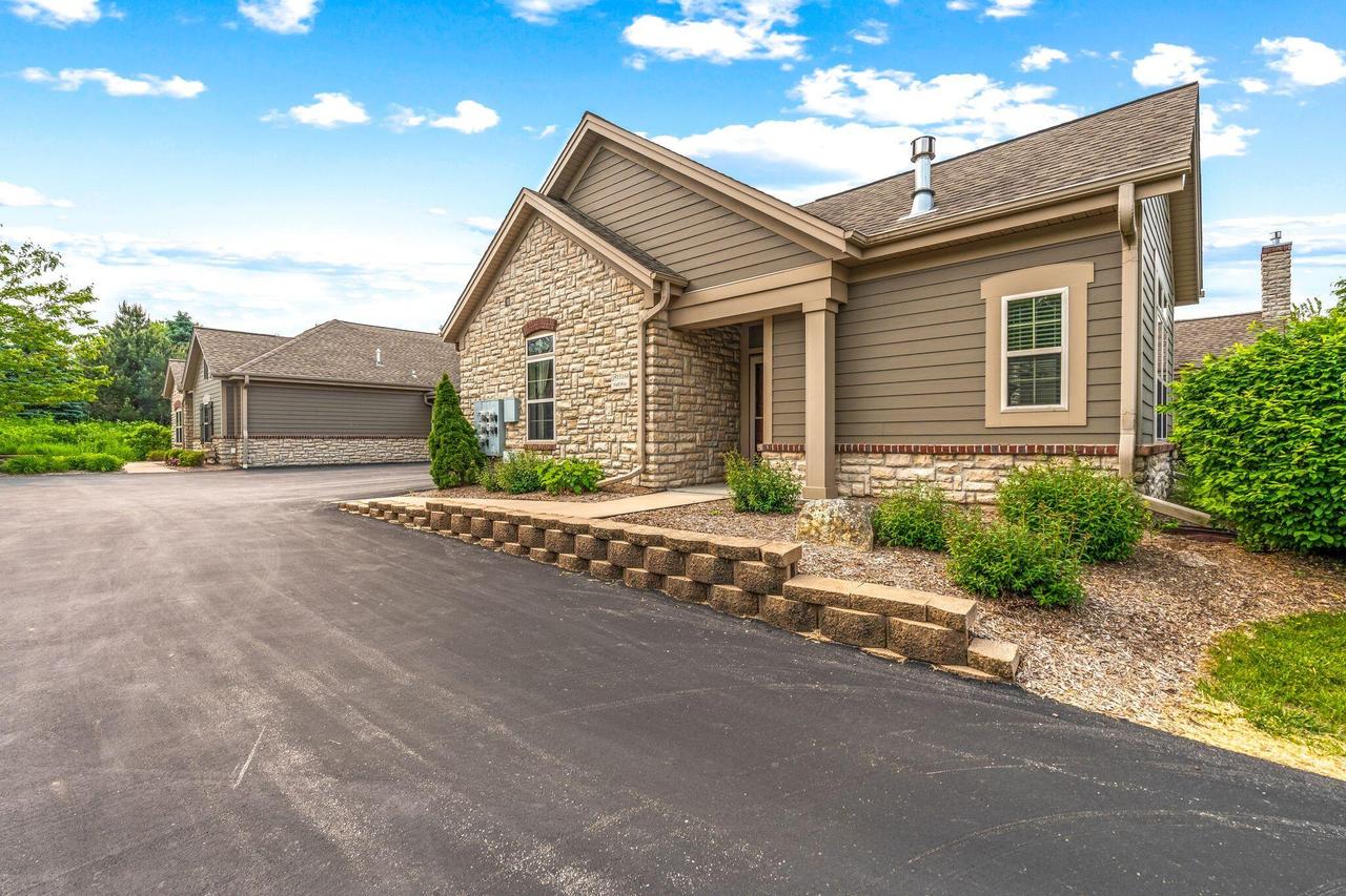 15160 W Huff Way #7-119, Brookfield, WI 53005