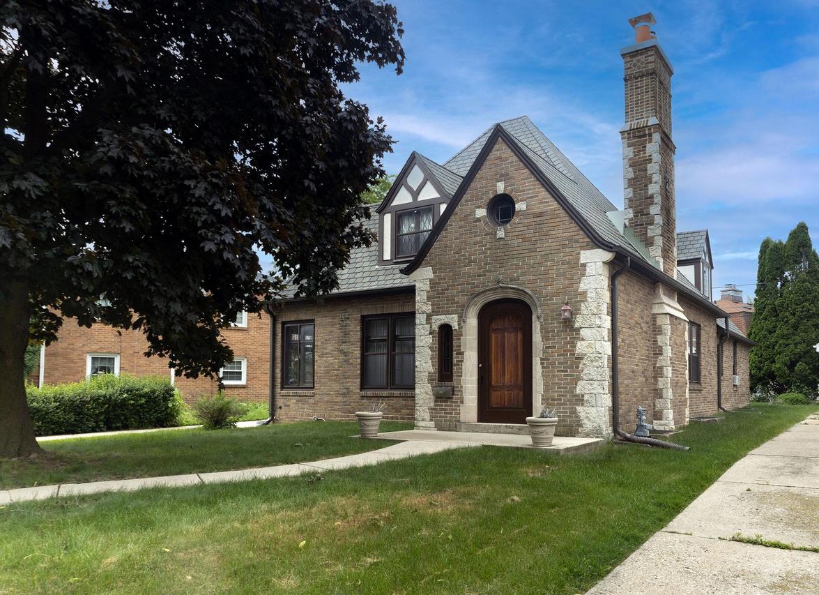 4525 S Lawler Ave, Cudahy, WI 53110