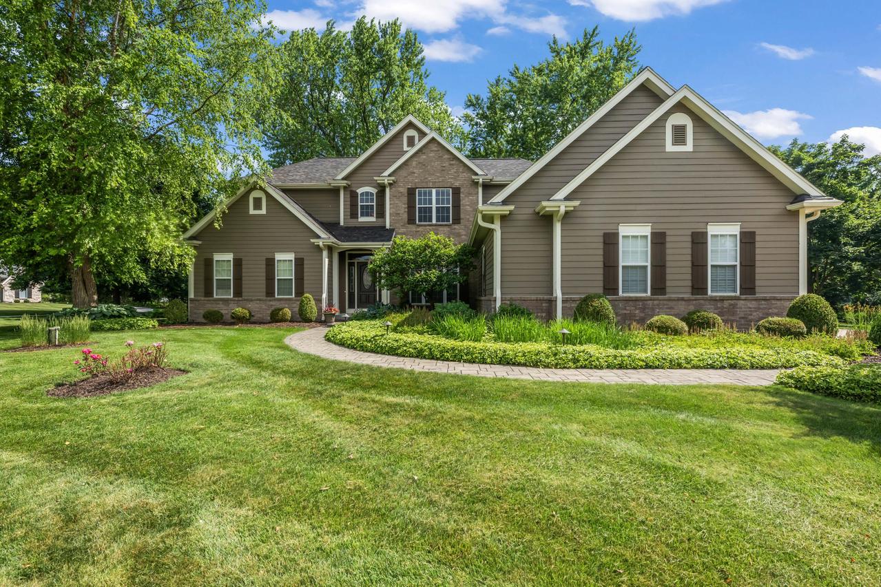 W340N6203 Breezy Point, Oconomowoc, WI 53066