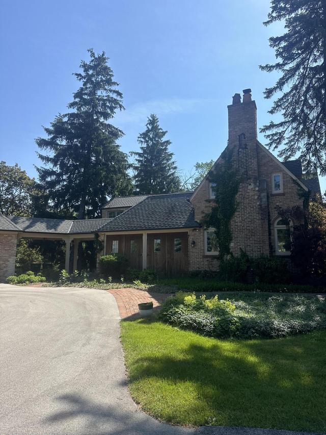 10060 N Lake Shore, Mequon, WI 53092