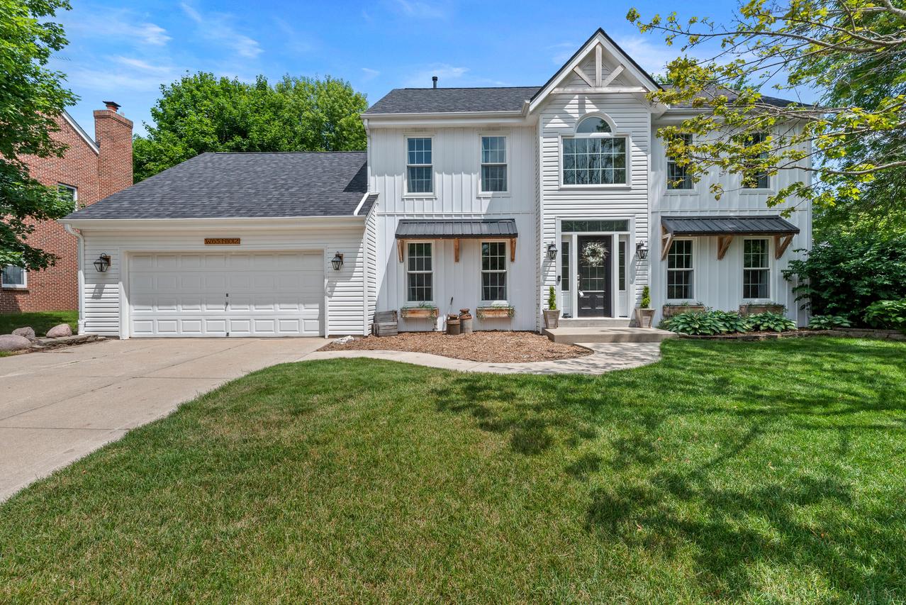W63N1012 Holly Ln, Cedarburg, WI 53012