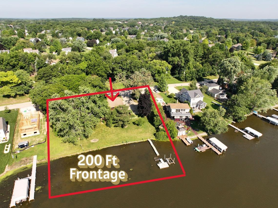 4757 Riverside Rd, Waterford, WI 53185