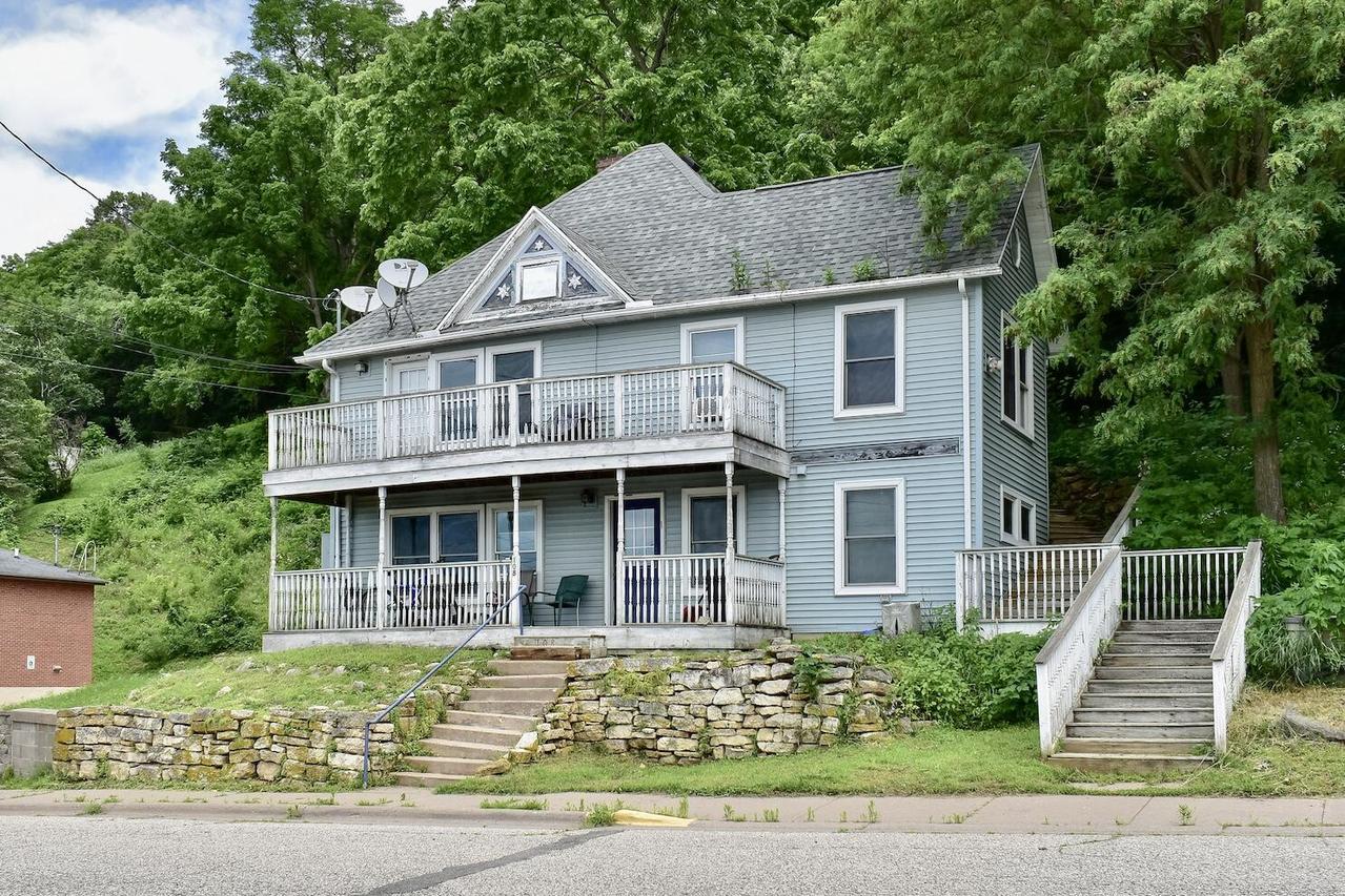 108 S Hill St, Fountain City, WI 54629