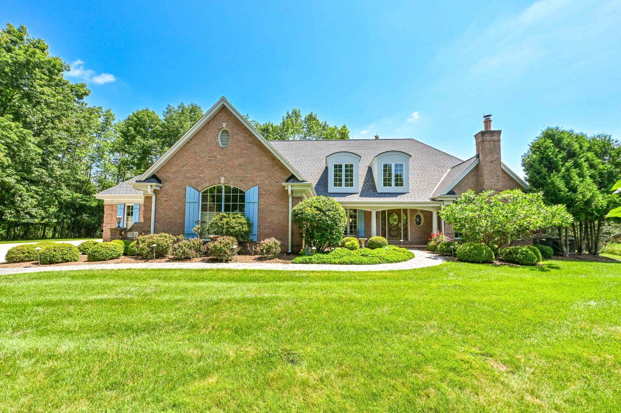 11920 N Wilderness Ct, Mequon, WI 53092