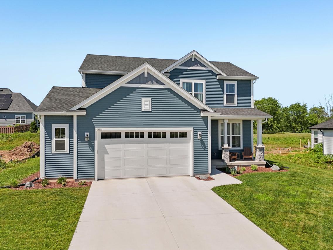 2400 Meadow Ln, Grafton, WI 53024