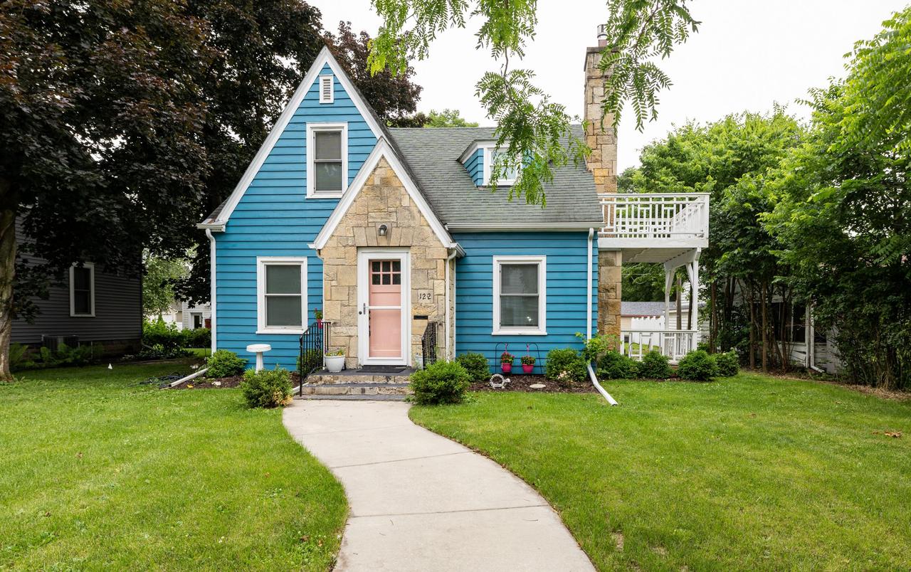 122 N Chester St, Sparta, WI 54656
