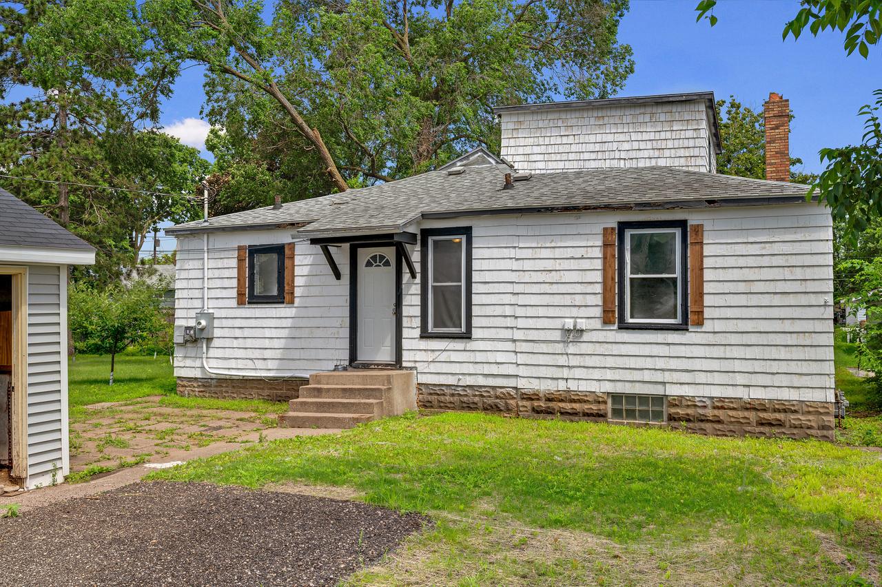 1229 Hintgen Ct, La Crosse, WI 54601