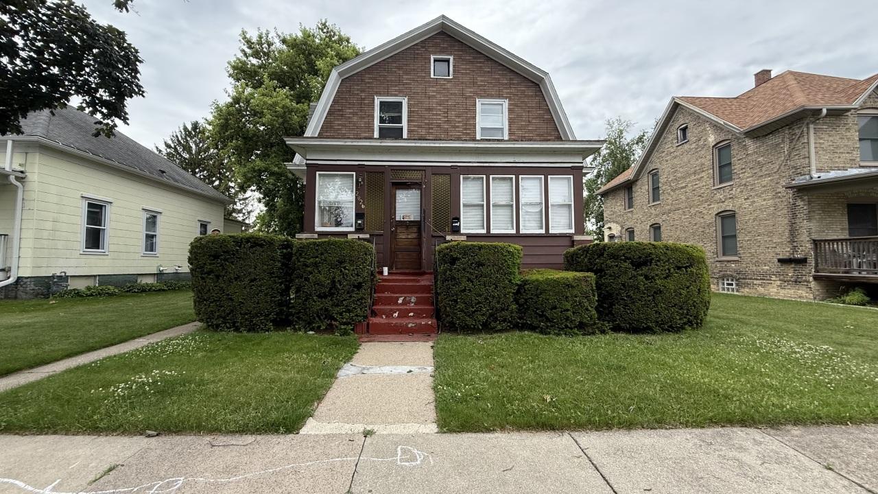 2026 Saint Clair St, Racine, WI 53402