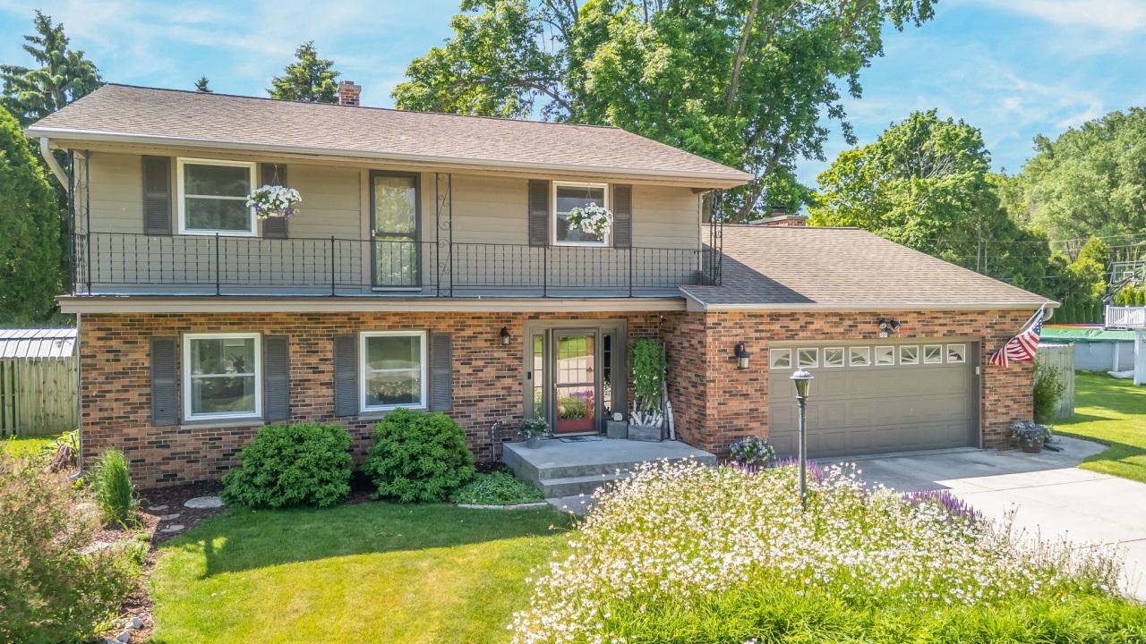 721 Birch Tree Rd, Sheboygan, WI 53083
