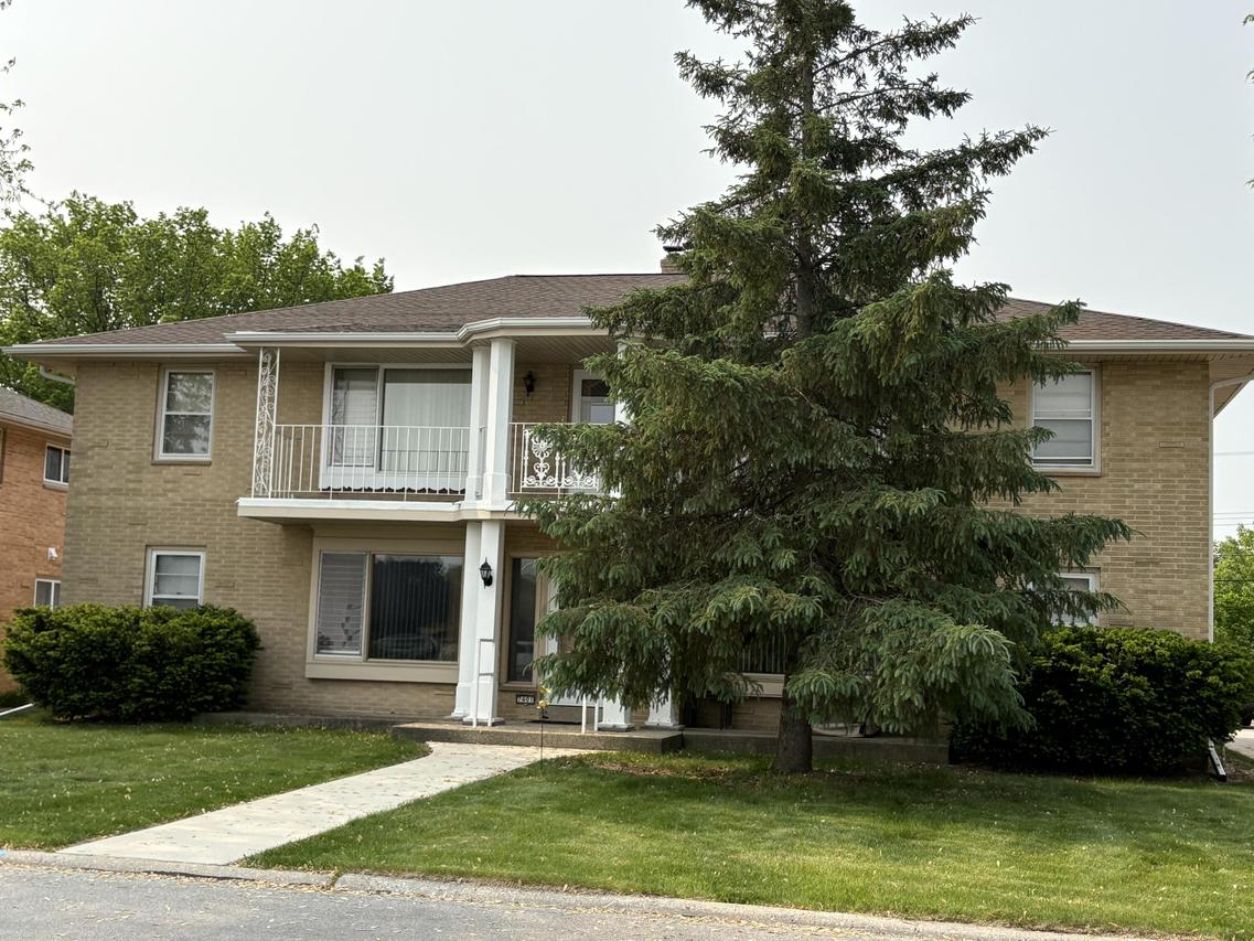 7401 W Tripoli Ave, Milwaukee, WI 53220