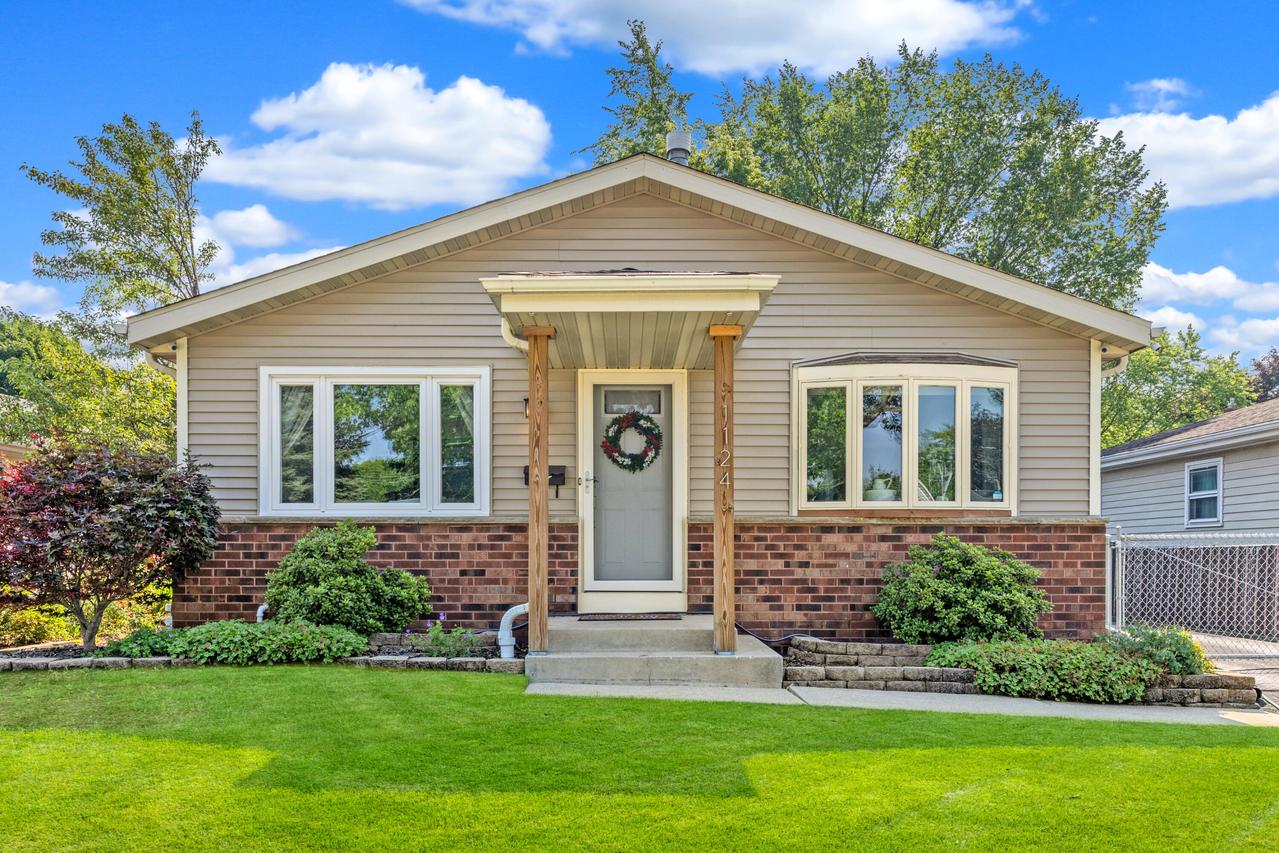 1124 S 101st St, West Allis, WI 53214