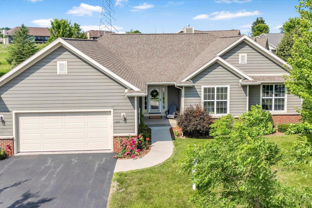 1820 Misty Ridge, Port Washington, WI 53024