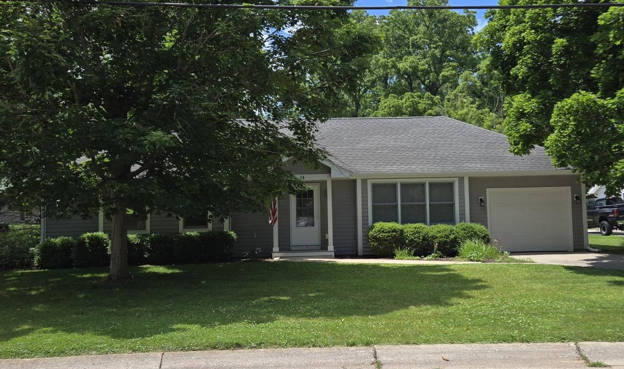 24 Stam St, Williams Bay, WI 53191