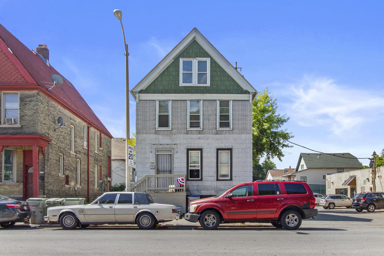 1561 W Mitchell St, Milwaukee, WI 53204