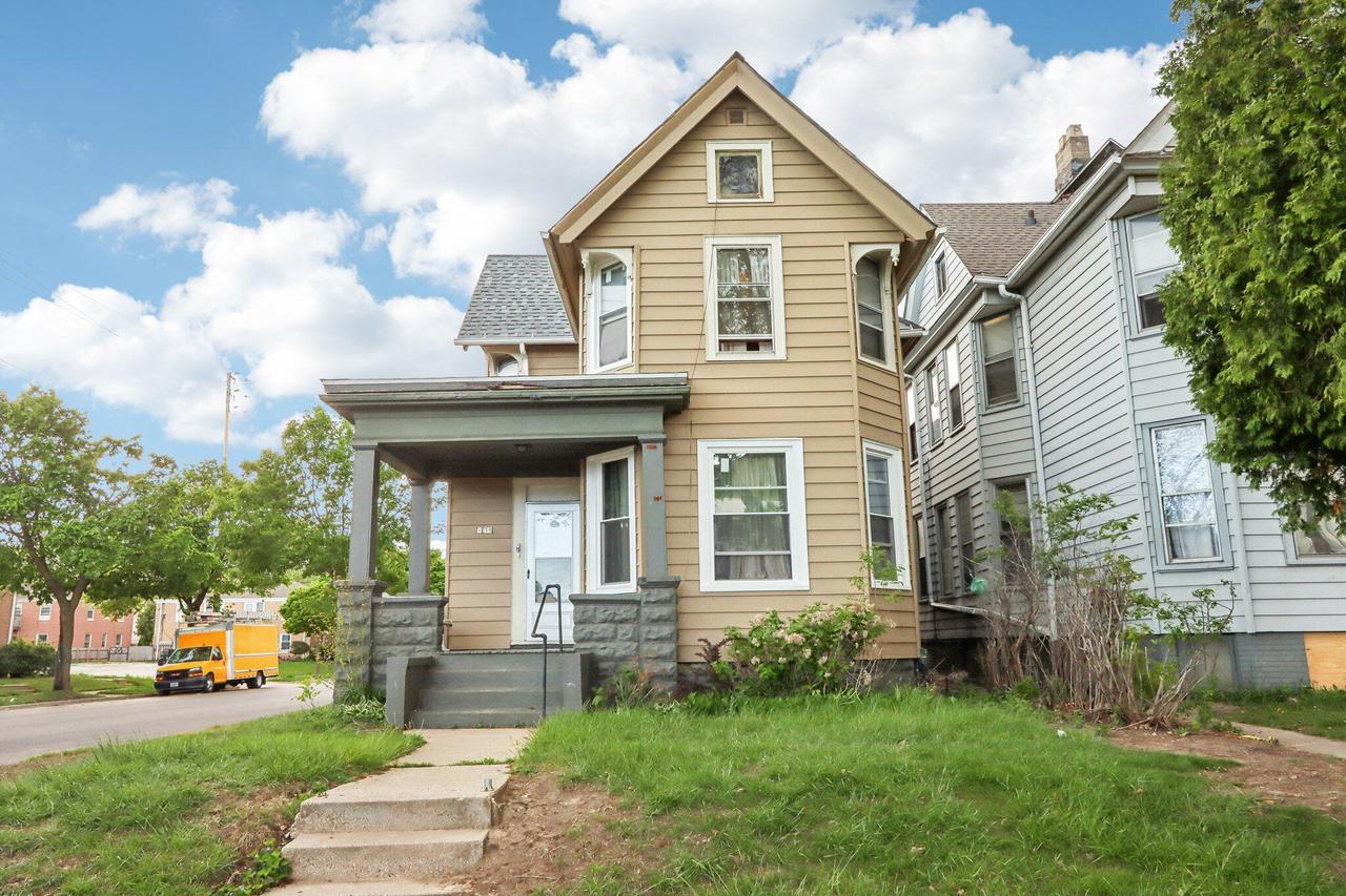 1139 S 23rd St, Milwaukee, WI 53204
