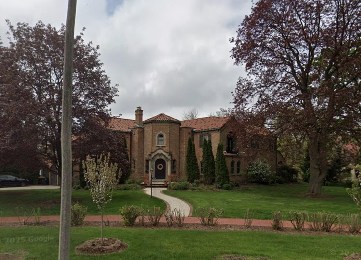 6113 W Washington Blvd, Wauwatosa, WI 53213