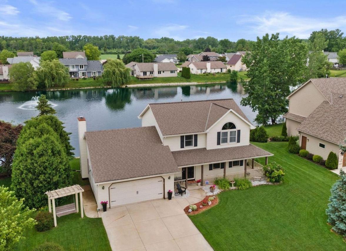 1720 Newberry Ln, Caledonia, WI 53402