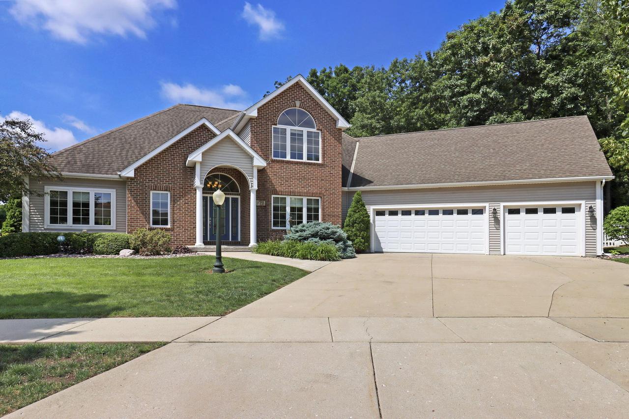 2089 Stonegate Rd, Burlington, WI 53105