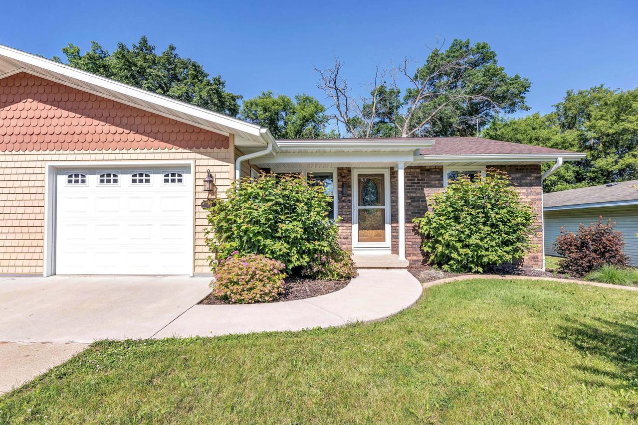 833 S Park St, Shawano, WI 54166