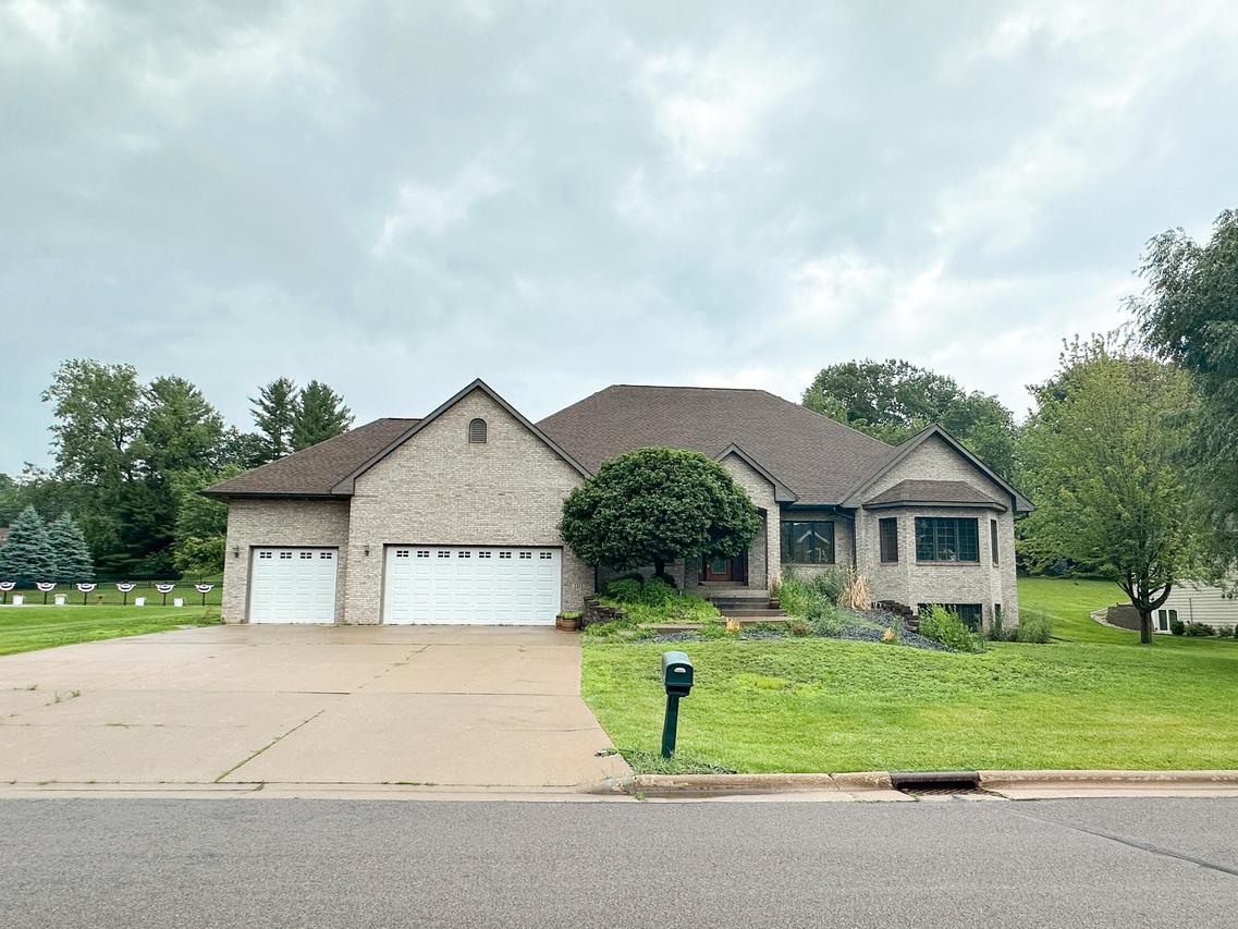 3315 Augusta Ln, Onalaska, WI 54650