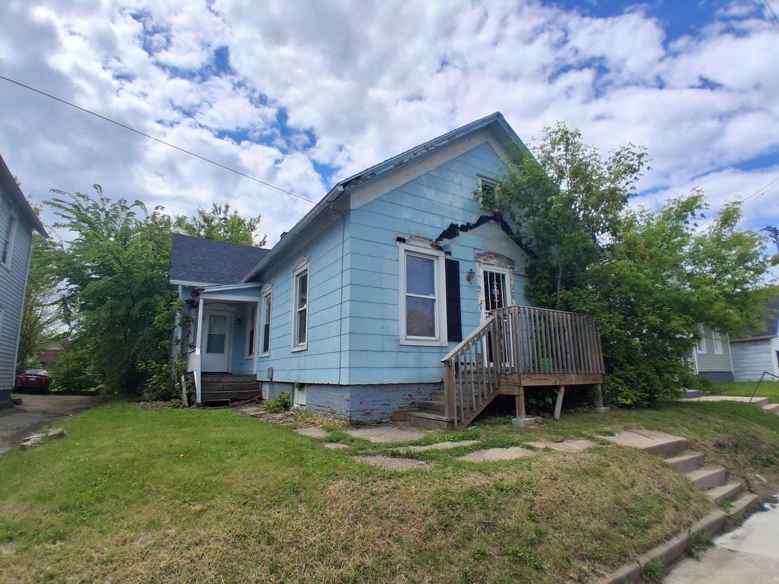 948 Marquette St, Racine, WI 53404