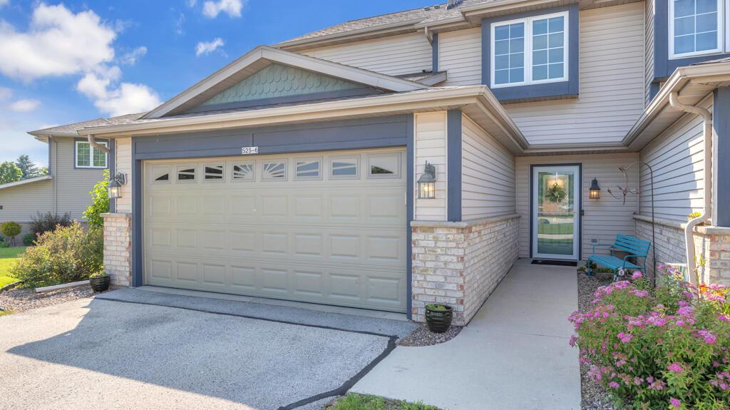 525 Bluebill Ln ##6, Sheboygan Falls, WI 53085