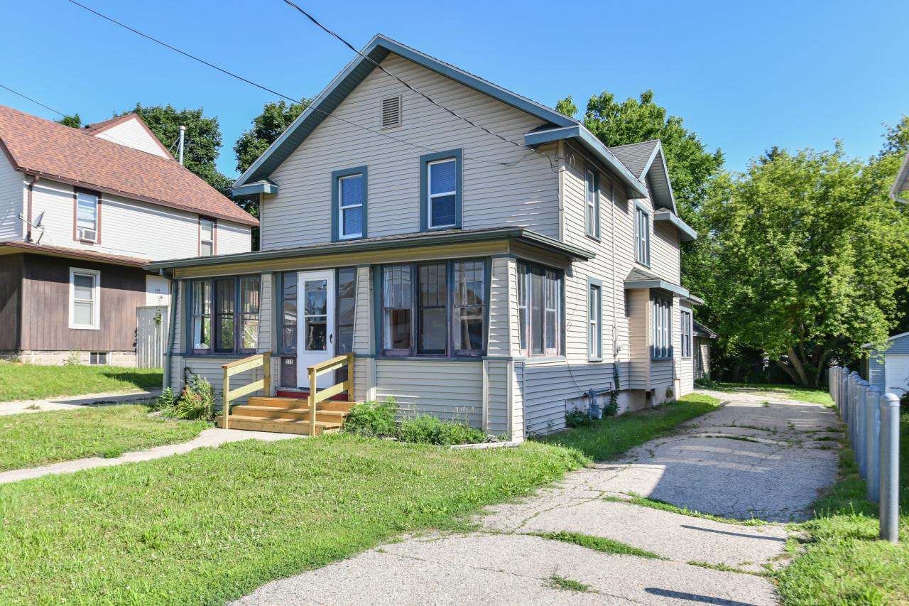 218 W North St, Whitewater, WI 53190