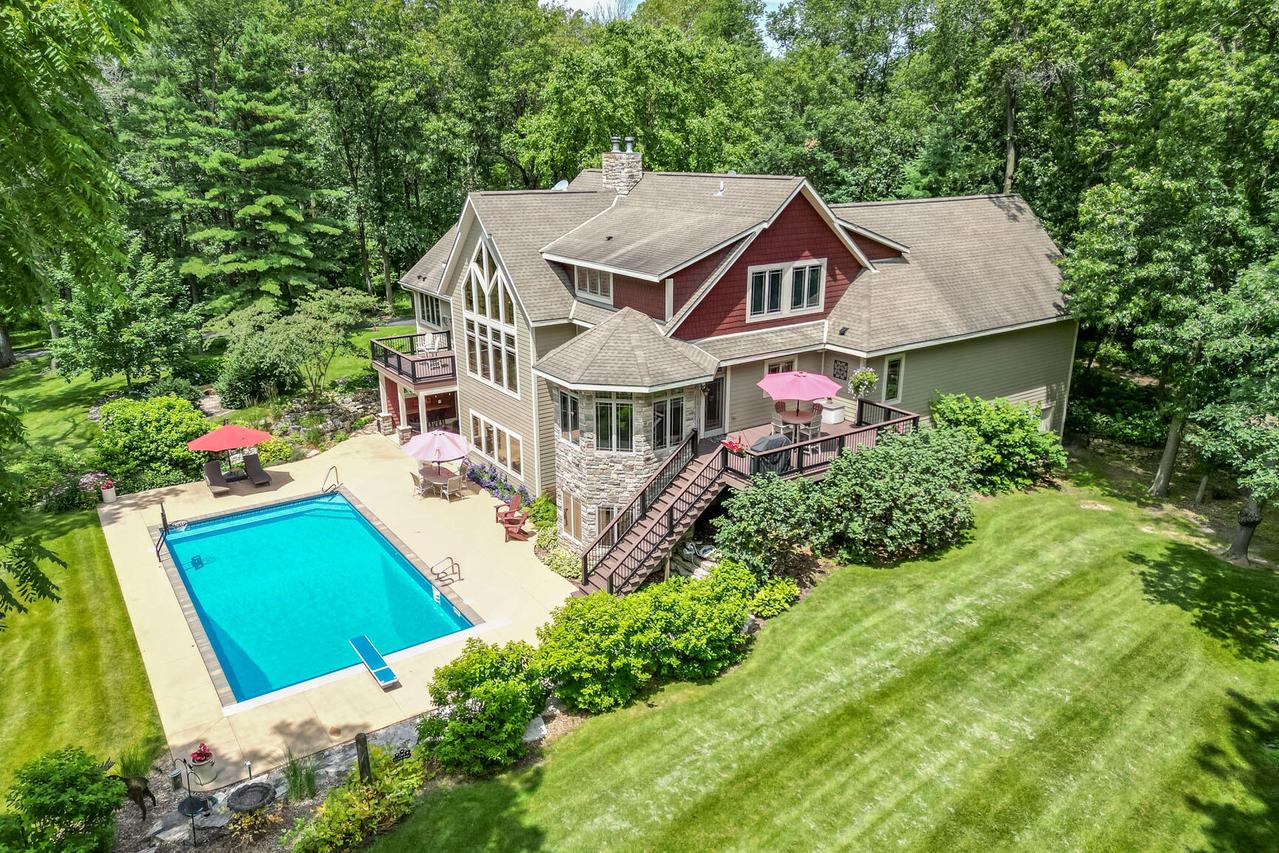 W5440 Whitetail Trl, La Grange, WI 53190
