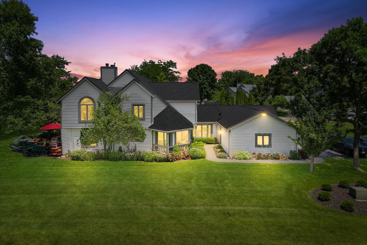 S75W17653 Harbor Cir, Muskego, WI 53150