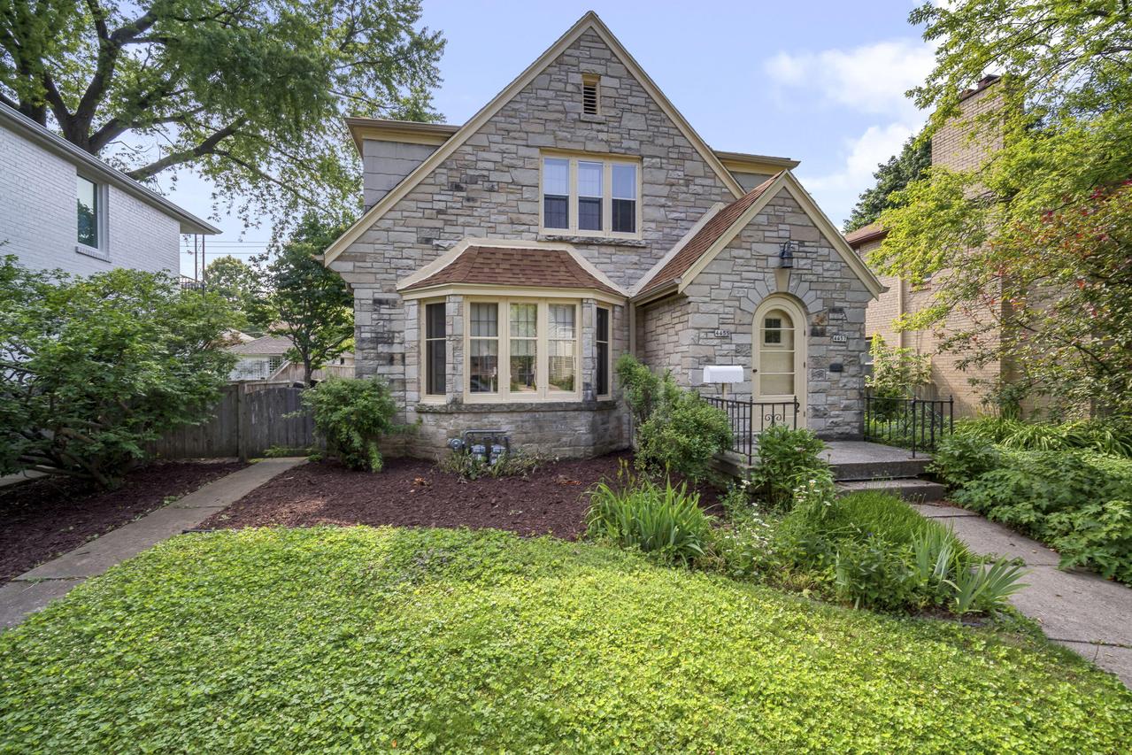 4455 N Woodburn St #4457, Shorewood, WI 53211
