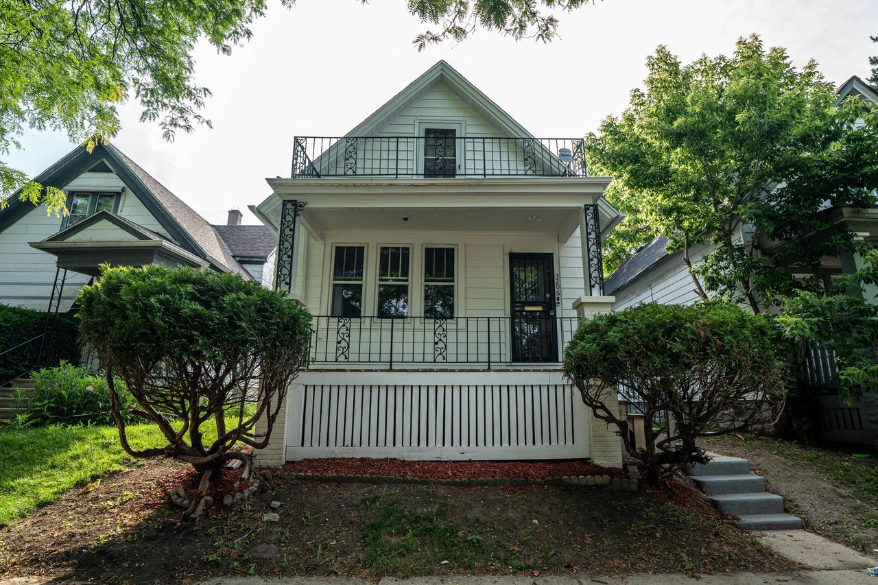 3206 N 11th St, Milwaukee, WI 53206