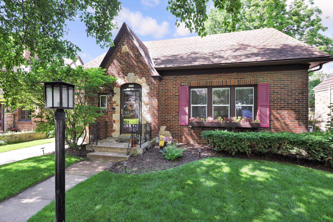 1518 Torrison Dr, Manitowoc, WI 54220
