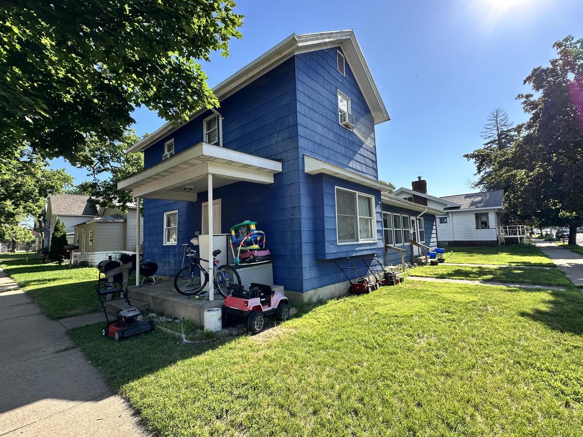 1302 Avon St, La Crosse, WI 54603