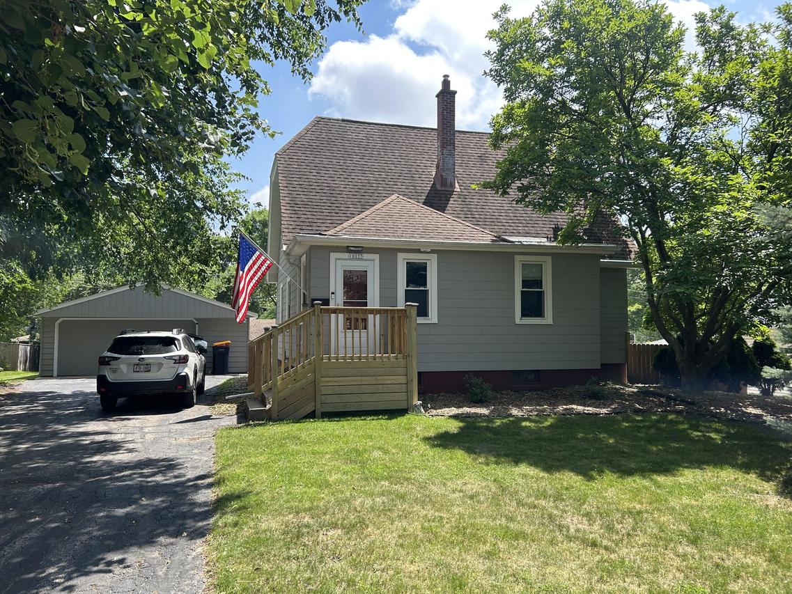 10037 W Bungalow Pkwy, West Allis, WI 53214