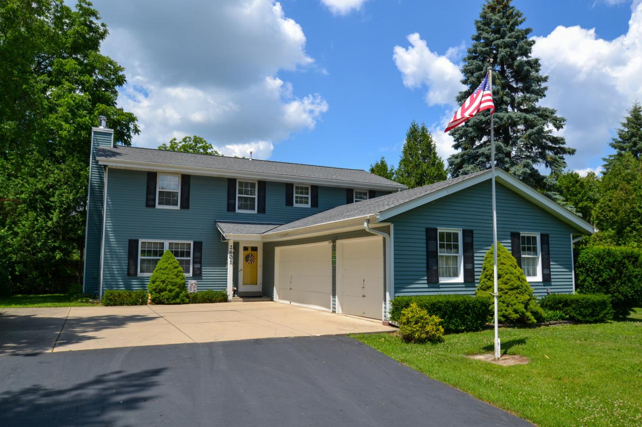 2601 S Brookland Rd, New Berlin, WI 53151
