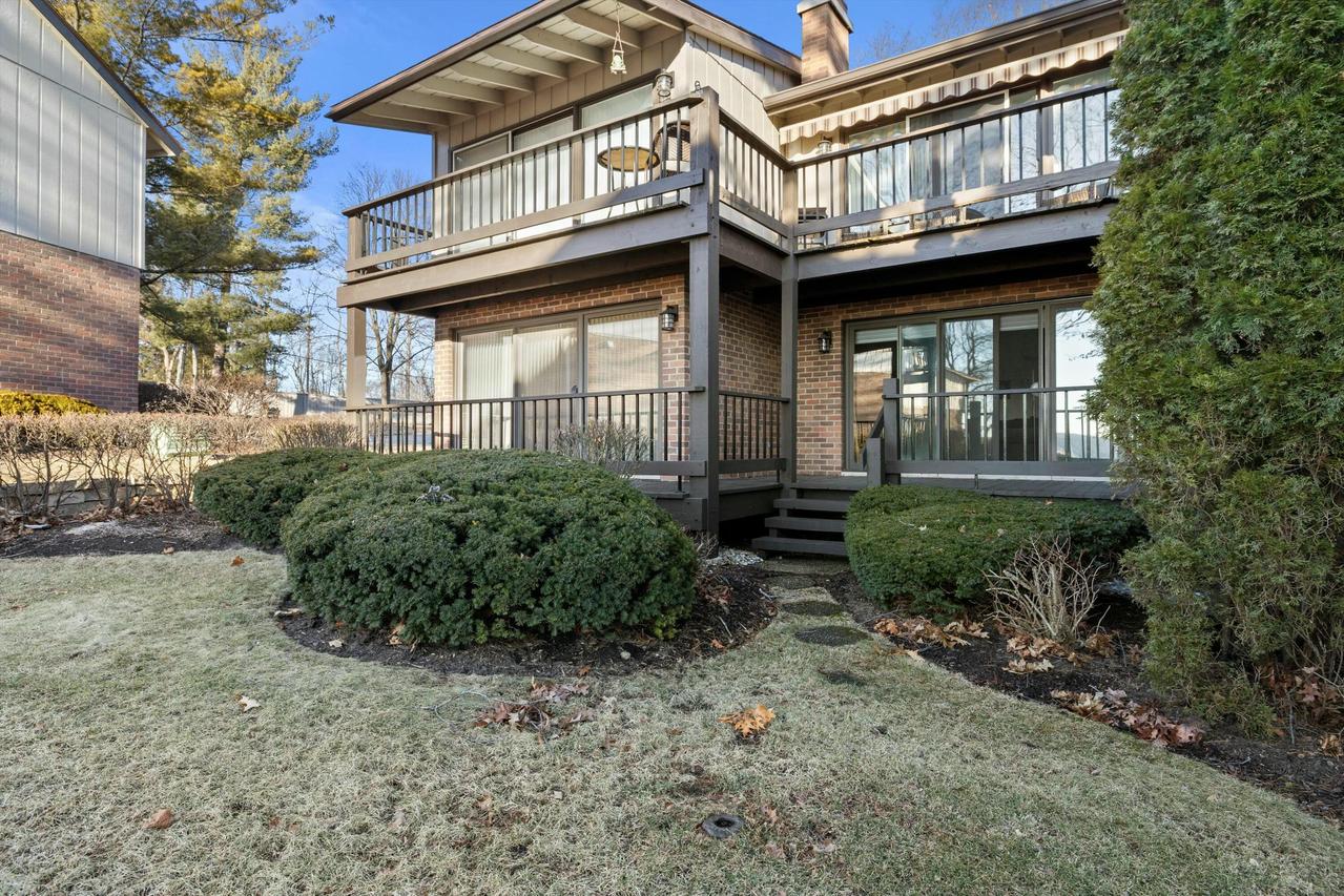 1070 S Lake Shore #8-1-A, Lake Geneva, WI 53147
