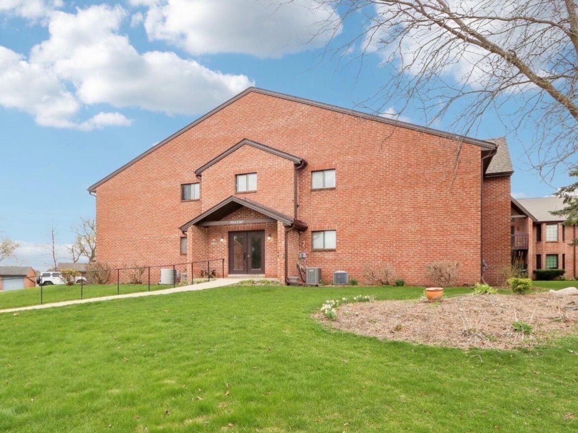 N58W23833 Hastings Ct #703, Sussex, WI 53089