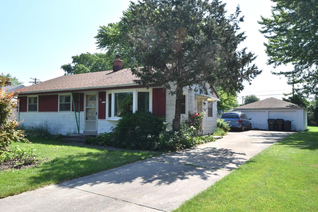 3137 Elderberry Rd, Caledonia, WI 53402