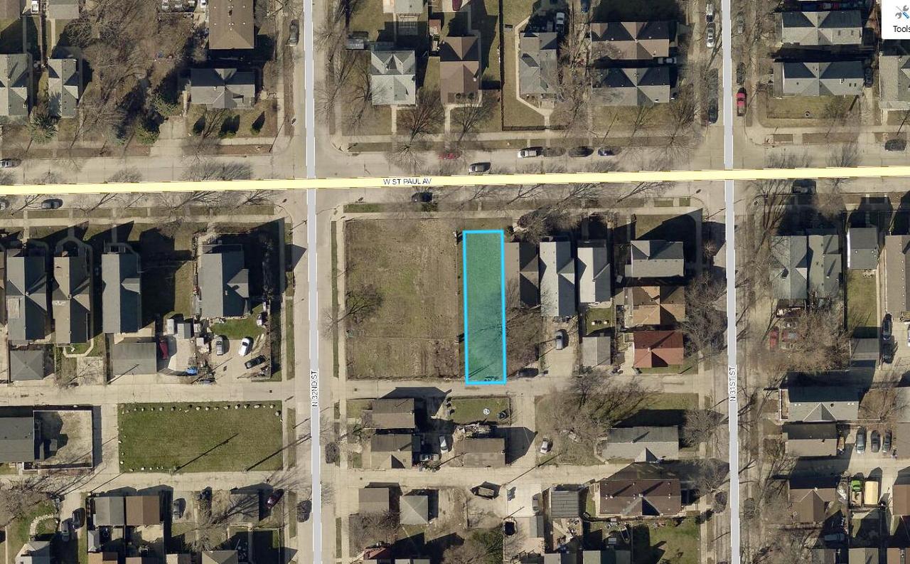 3121 W Saint Paul Ave, Milwaukee, WI 53208