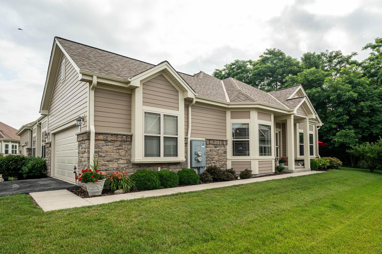 11679 W Willow Ct, Greenfield, WI 53228
