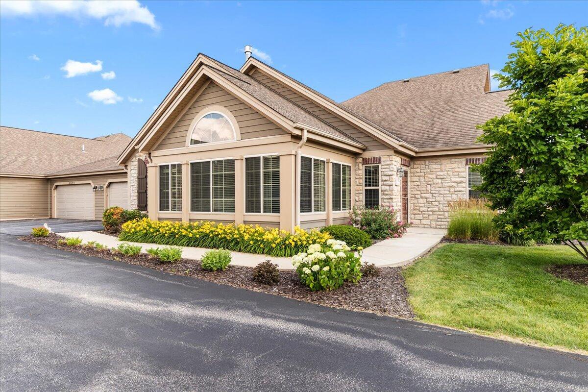 W250N4966 William Dr #55, Sussex, WI 53072