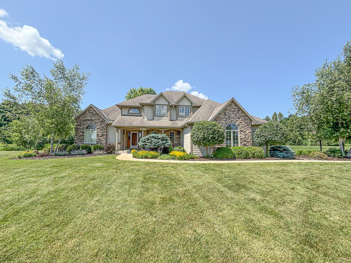N63W27461 Scholl Ct, Merton, WI 53089