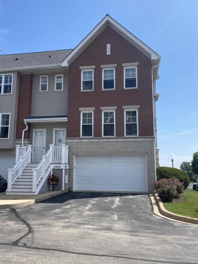 3822 S Lake Dr #44, Saint Francis, WI 53235