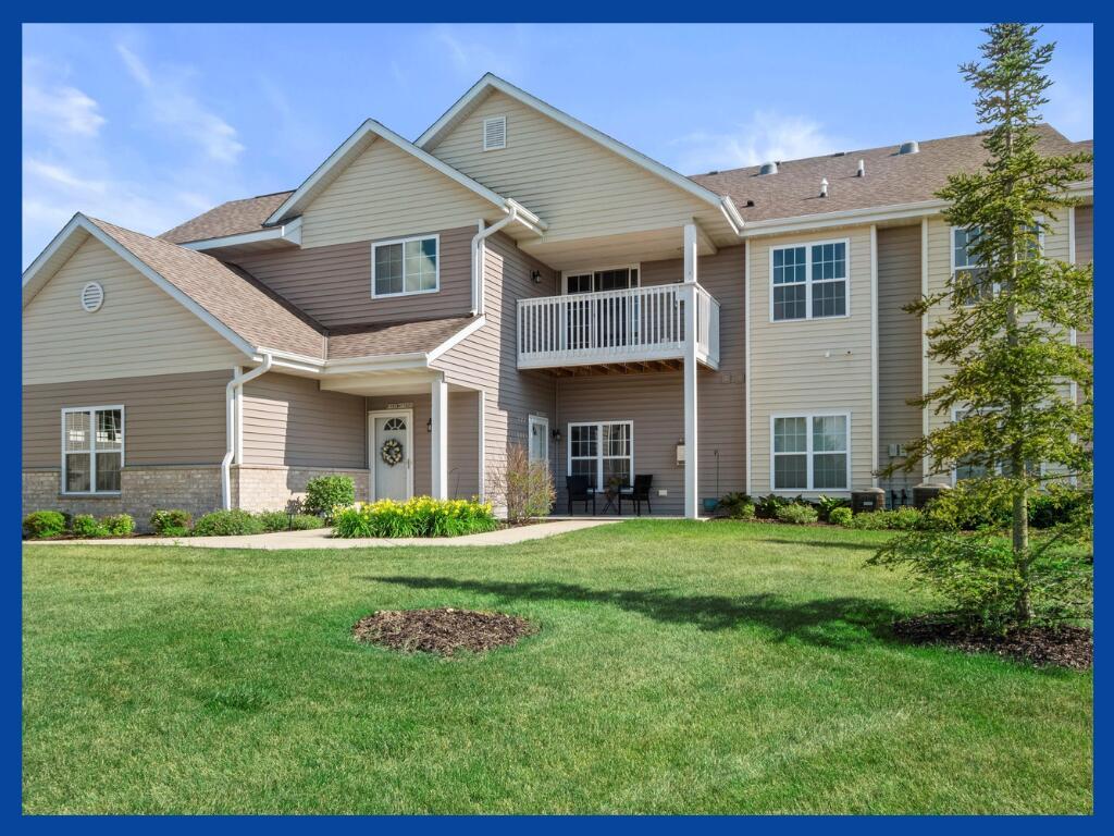 W197N17022 Stonewall Dr, Jackson, WI 53037