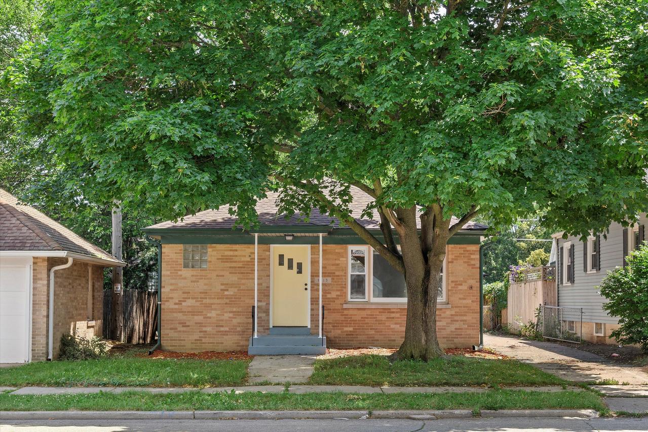 1113 Lathrop Ave, Racine, WI 53405