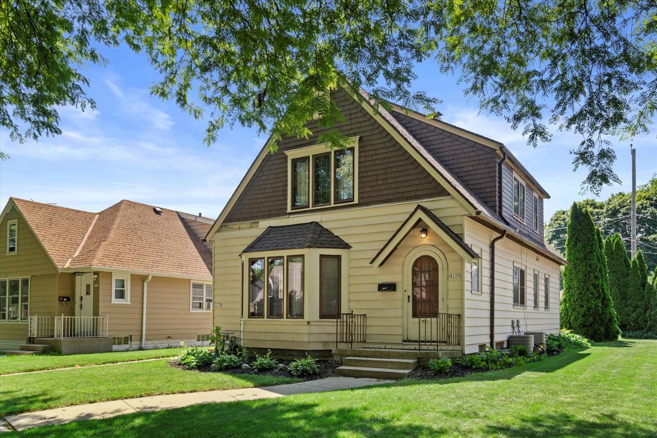 4137 N 41st St, Milwaukee, WI 53216