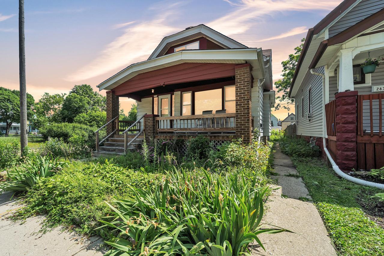 2630 S 14th St, Milwaukee, WI 53215