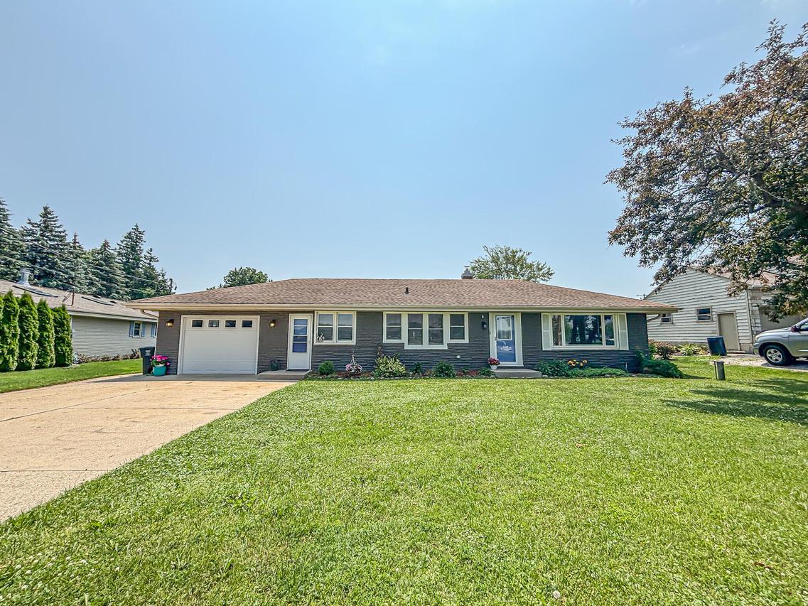26727 Denoon Rd, Norway, WI 53185